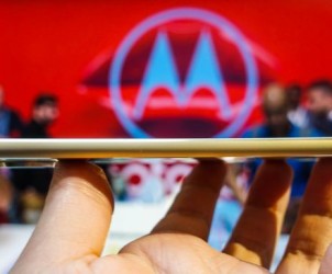 Moto z2 force