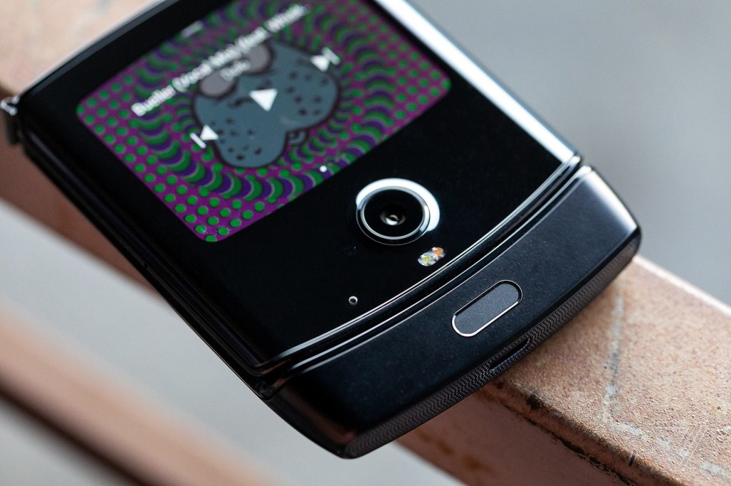 Блог Sharff: Motorola Razr -  возрождение легендарного влип-телефона