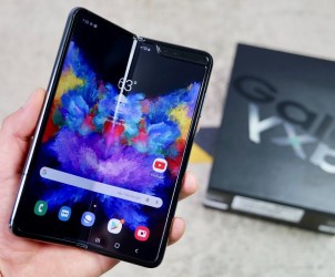 сгибаемый Galaxy Fold уже в Украине!