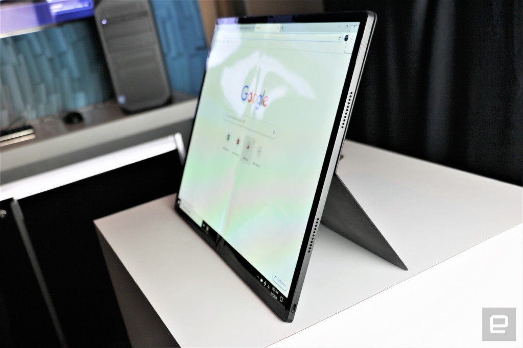 2. intel-horseshoe-bend-foldable-tablet-pc-hands-on-at-ces-2020-6